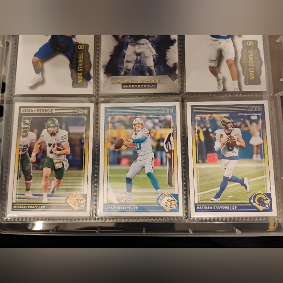 NFL Quarterback 9 Card Pack Assorted Mint Cards - Picture 2 of 16